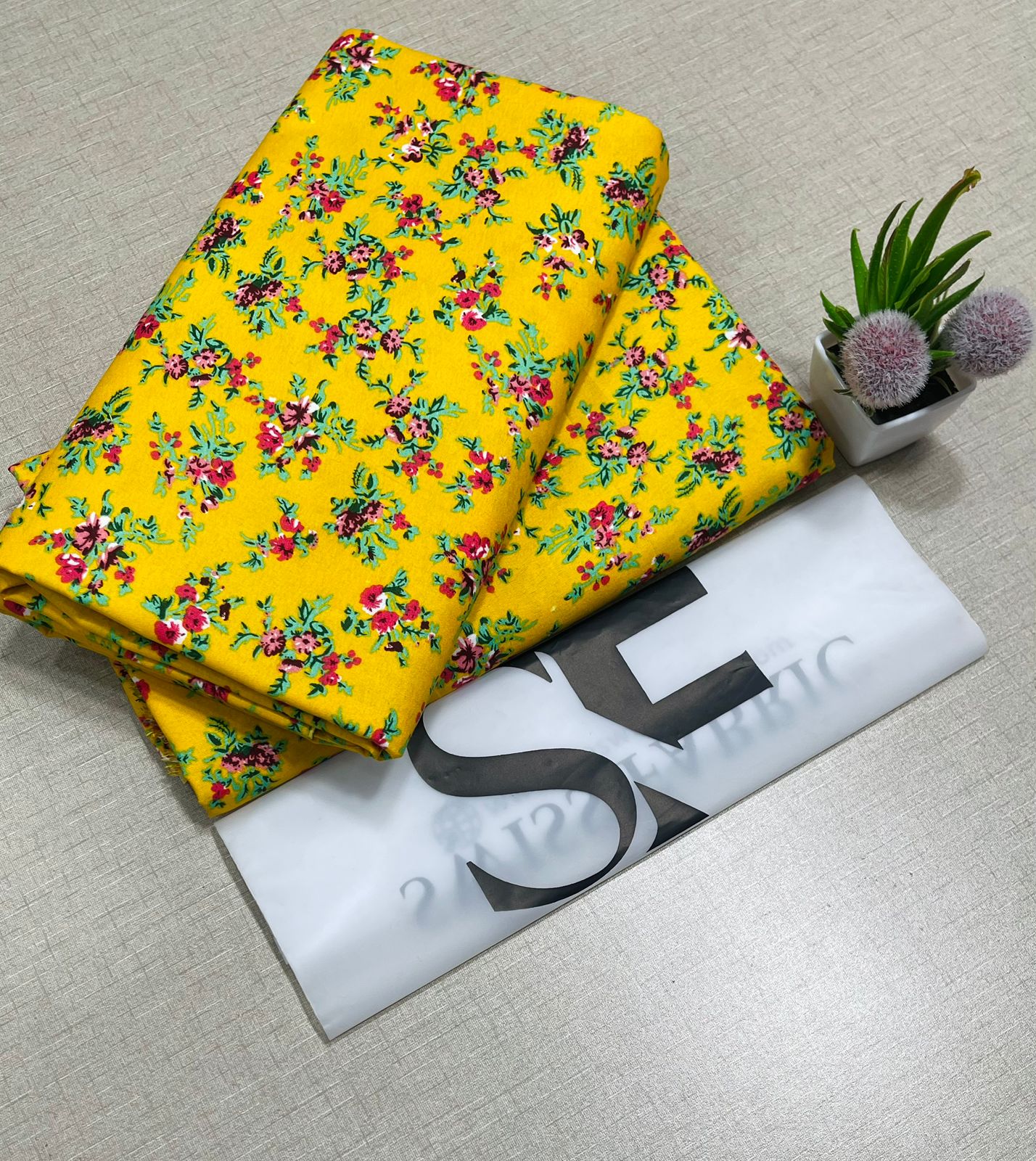 🌸 LAWN FLORAL PRINTS – 2 PCS UNSTITCHED COLLECTION 🌸 LW-093