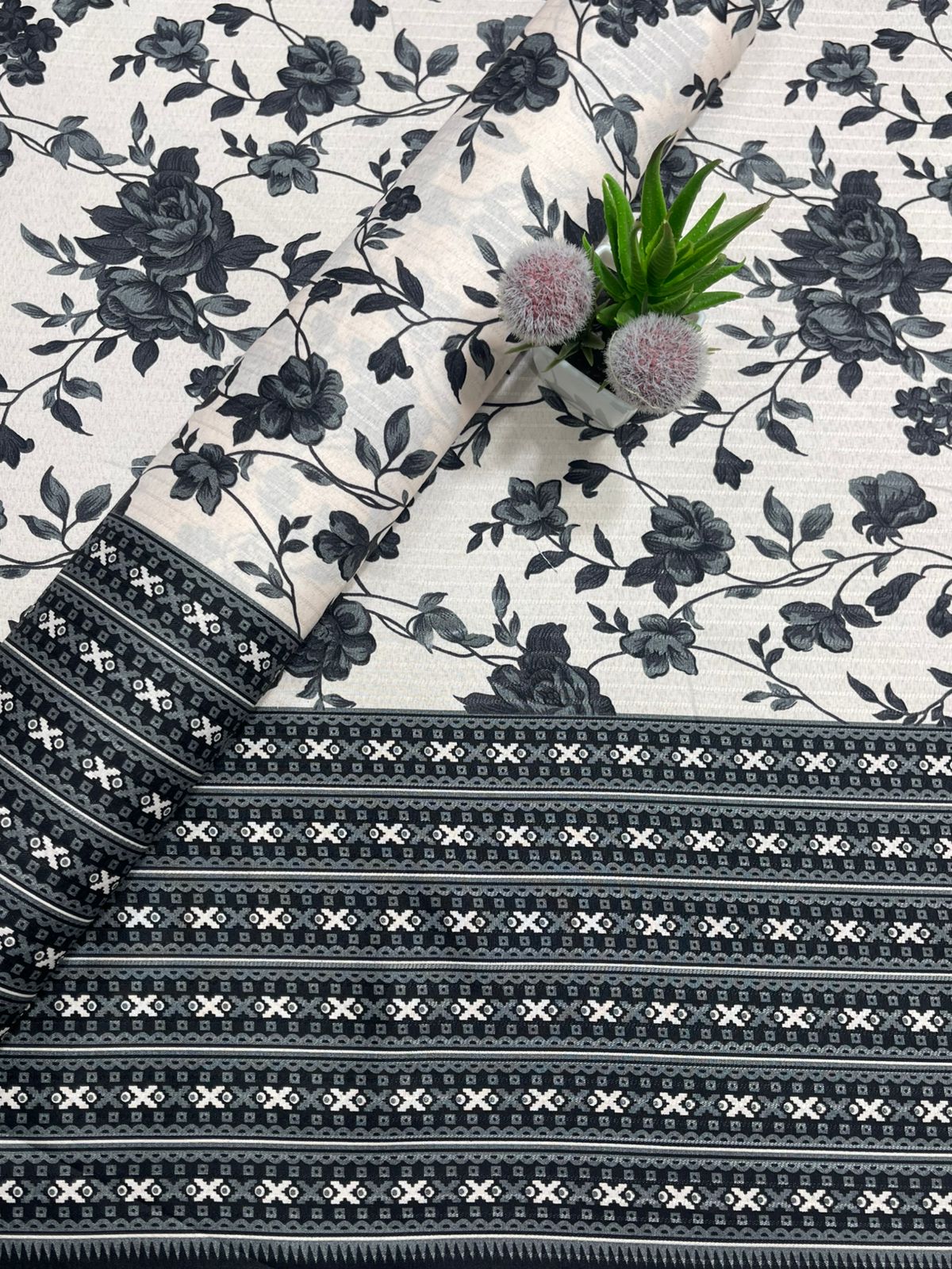 🌸 LAWN FLORAL PRINTS – 2 PCS UNSTITCHED COLLECTION 🌸 LW-100