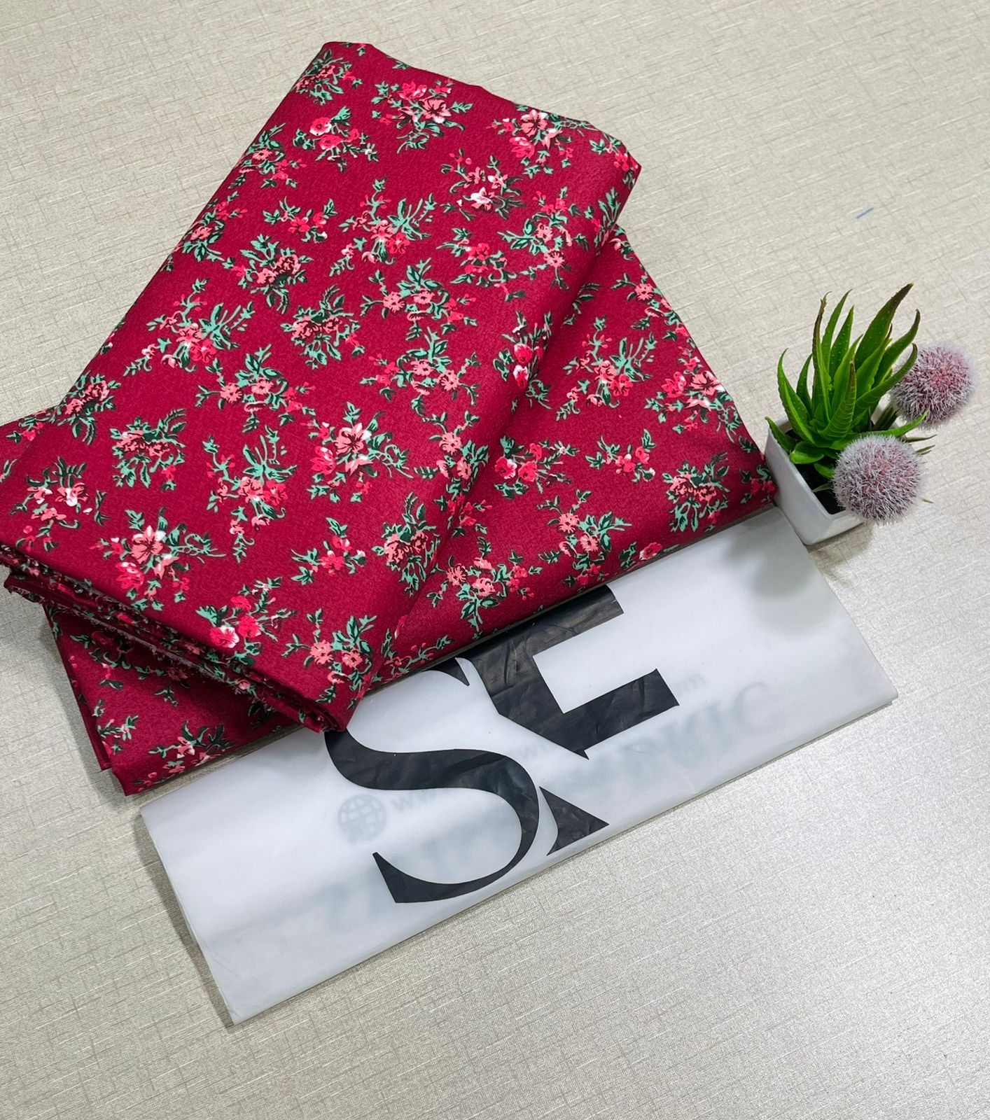 🌸 LAWN FLORAL PRINTS – 2 PCS UNSTITCHED COLLECTION 🌸 LW-102