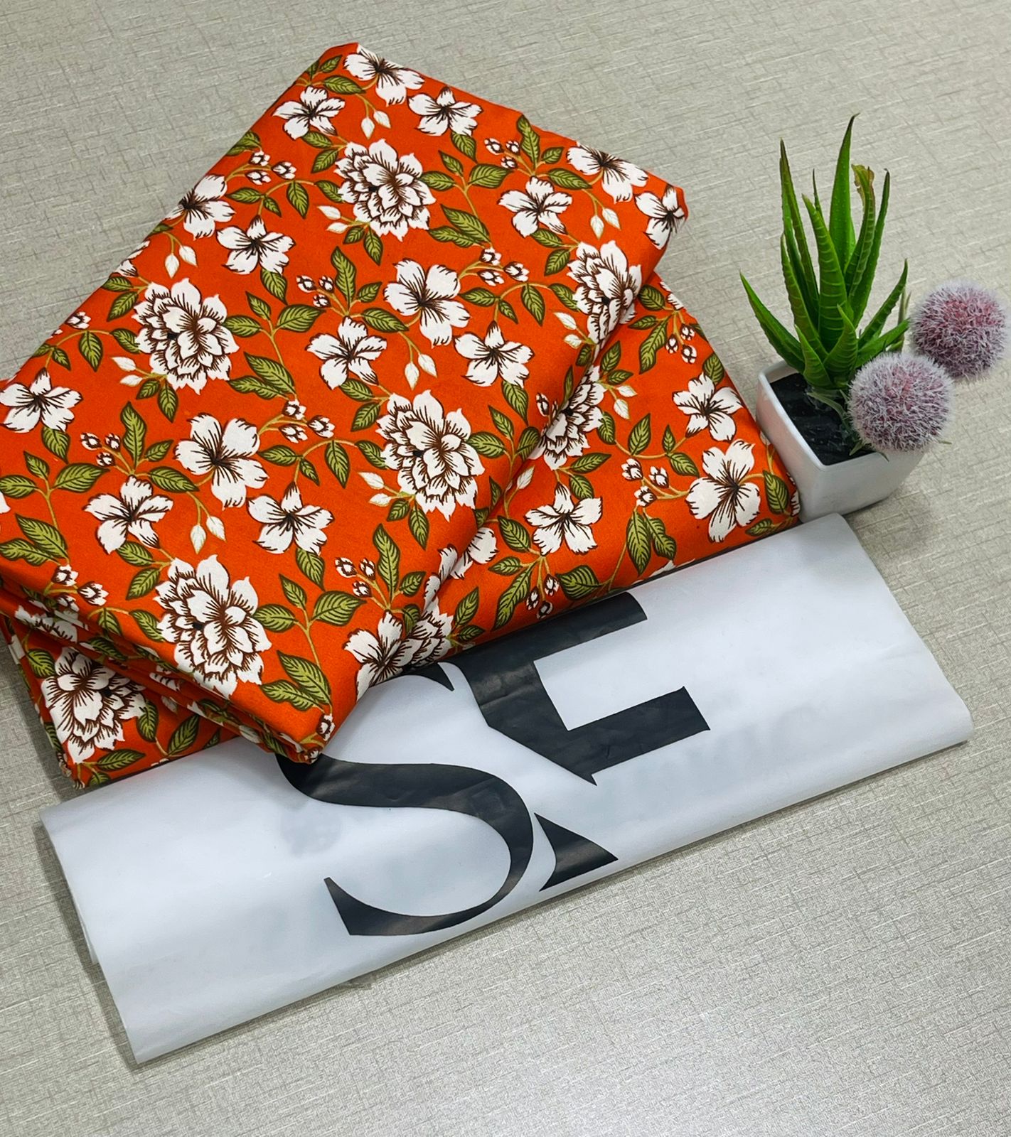 🌸 LAWN FLORAL PRINTS – 2 PCS UNSTITCHED COLLECTION 🌸 LW-108