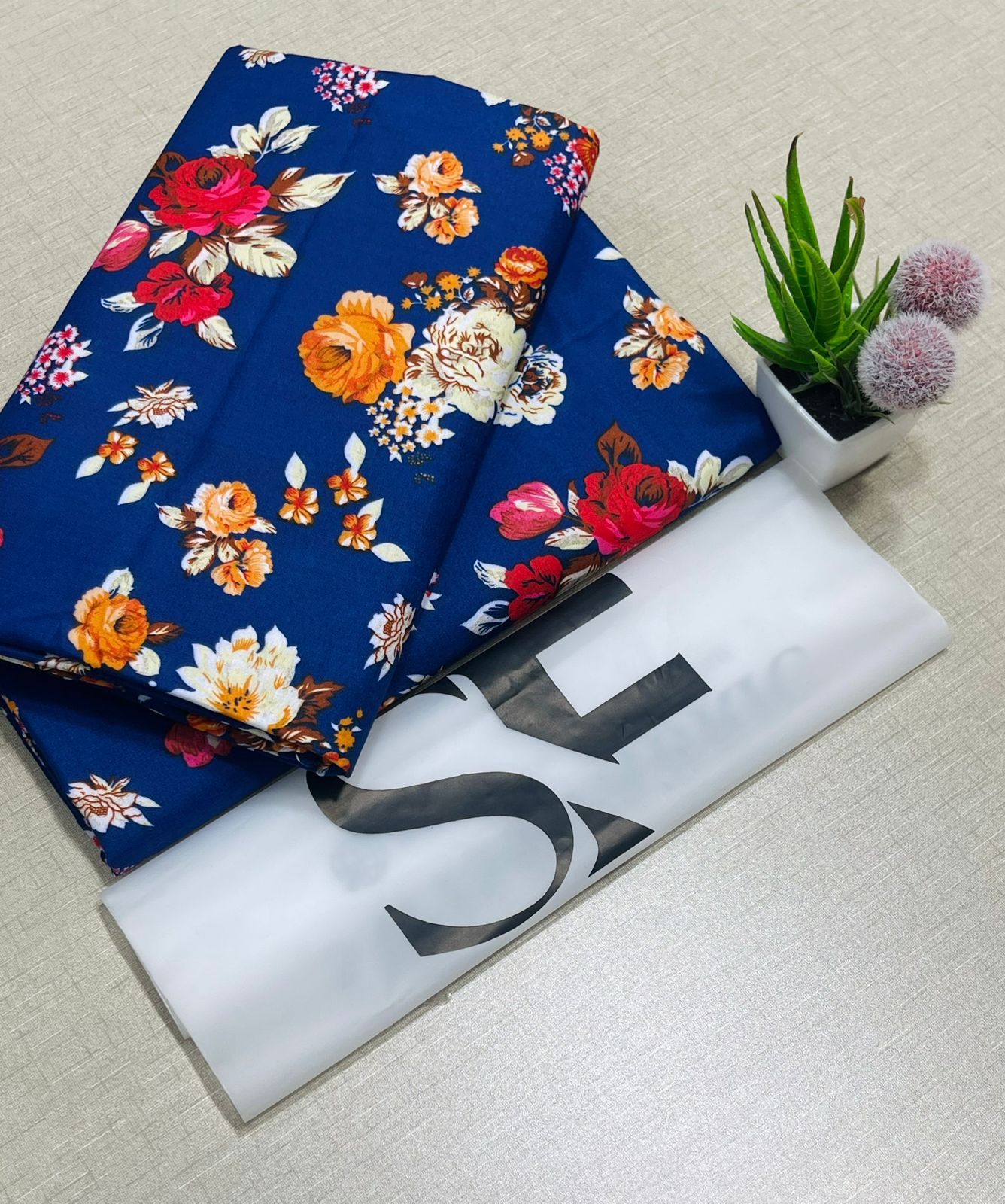 🌸 LAWN FLORAL PRINTS – 2 PCS UNSTITCHED COLLECTION 🌸 LW-120