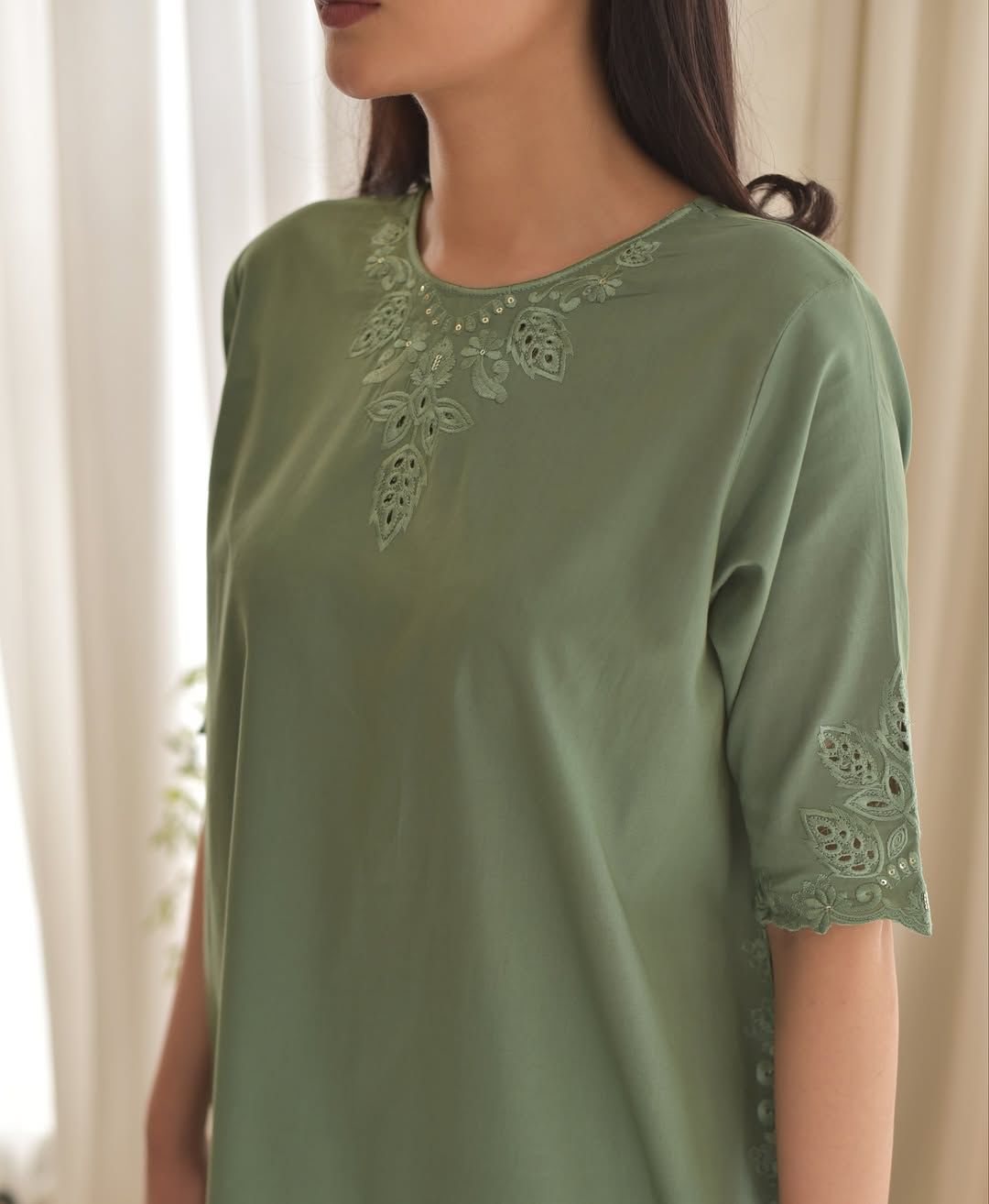 Pret Collection - NAQQAASHI - Luxury Lawn - LW-105