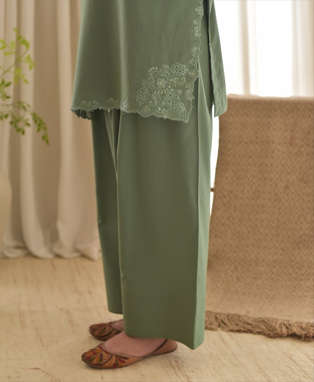 Pret Collection - NAQQAASHI - Luxury Lawn - LW-105