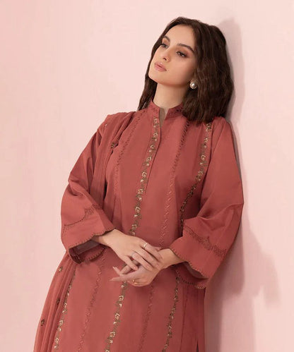 Pret Collection - NAQQAASHI - Luxury Lawn - LW-104