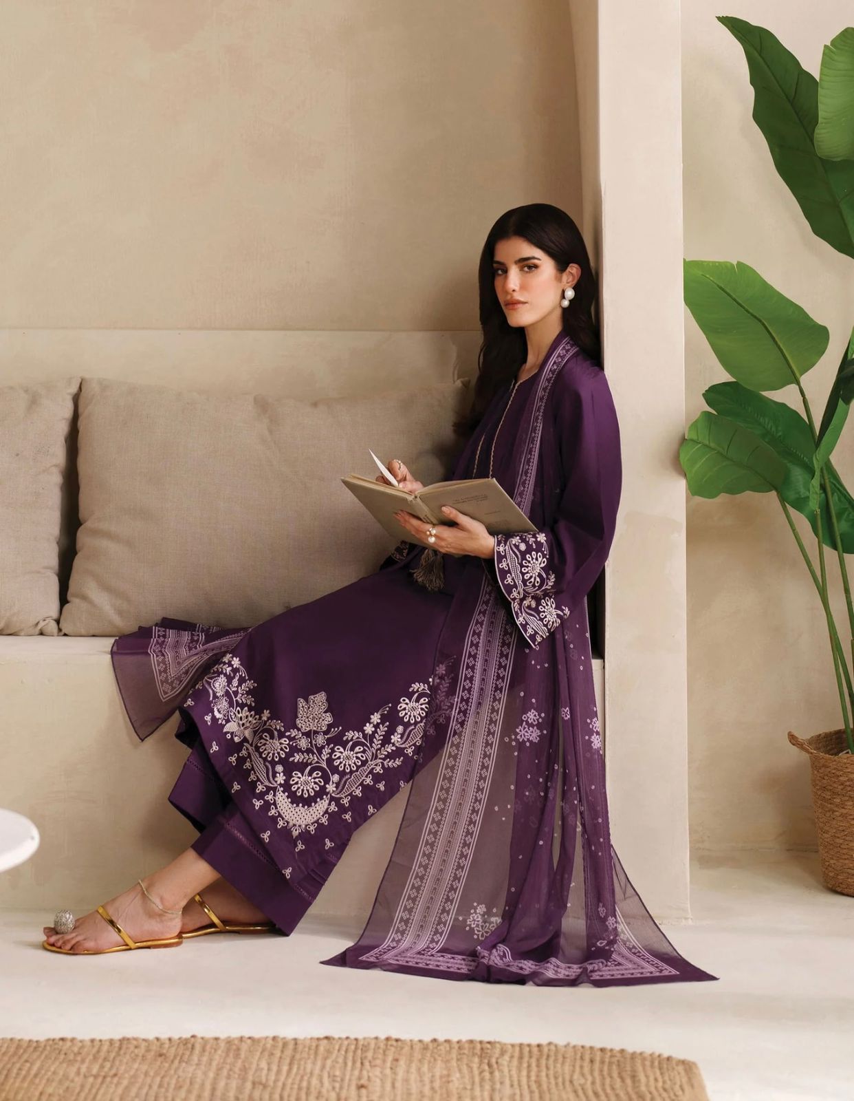 Pret Collection - NAQQAASHI - Luxury Lawn - LW-102
