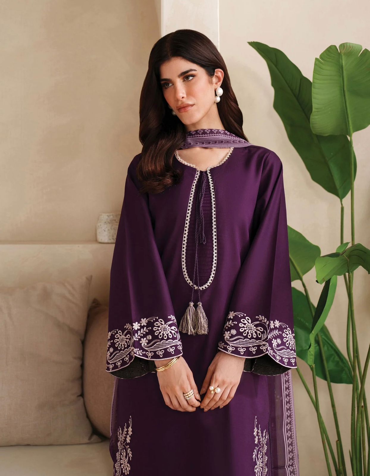 Pret Collection - NAQQAASHI - Luxury Lawn - LW-102