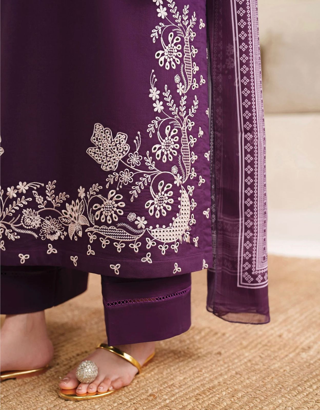 Pret Collection - NAQQAASHI - Luxury Lawn - LW-102