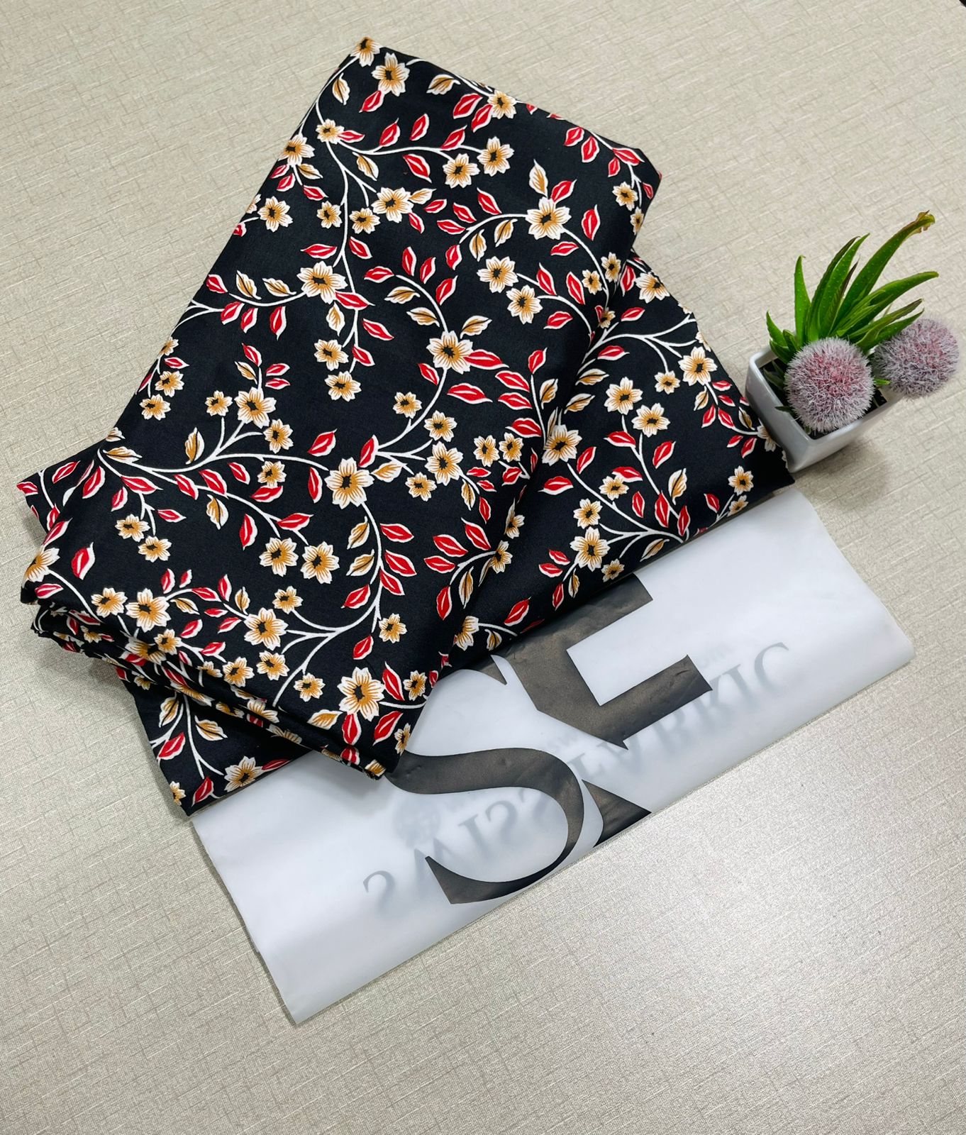 🌸 LAWN FLORAL PRINTS – 2 PCS UNSTITCHED COLLECTION 🌸 LW-090