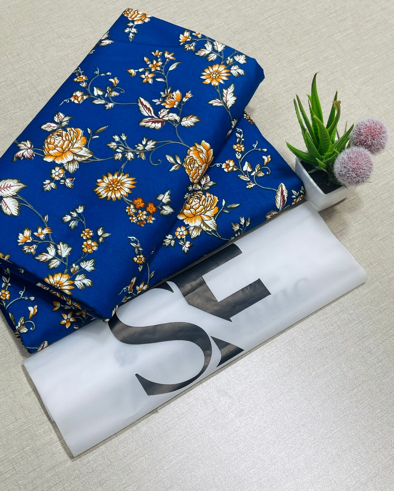 🌸 LAWN FLORAL PRINTS – 2 PCS UNSTITCHED COLLECTION 🌸 LW-113