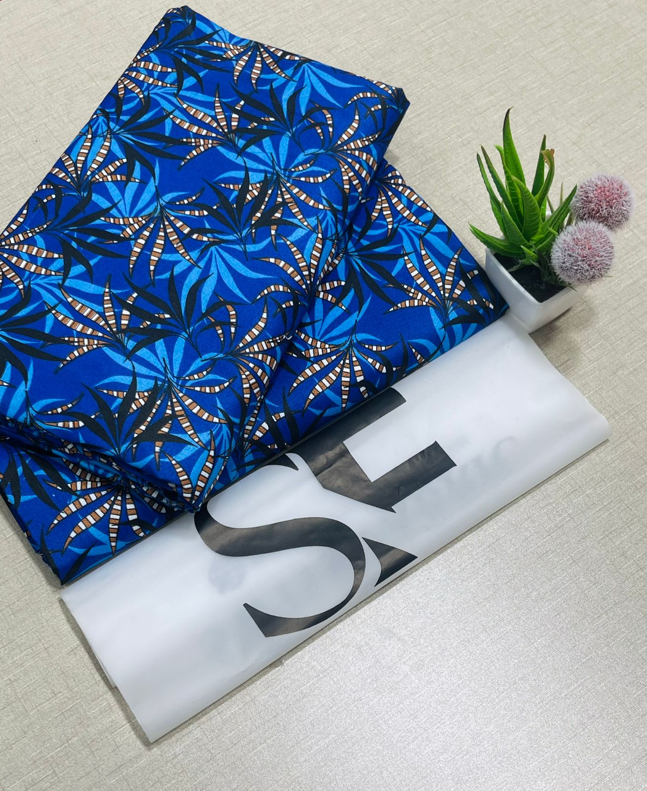 🌸 LAWN FLORAL PRINTS – 2 PCS UNSTITCHED COLLECTION 🌸 LW-118