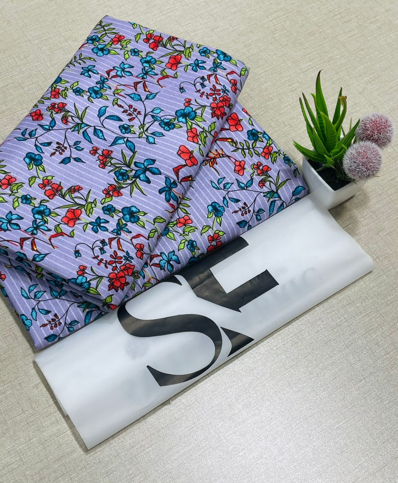 🌸 LAWN FLORAL PRINTS – 2 PCS UNSTITCHED COLLECTION 🌸 LW-117