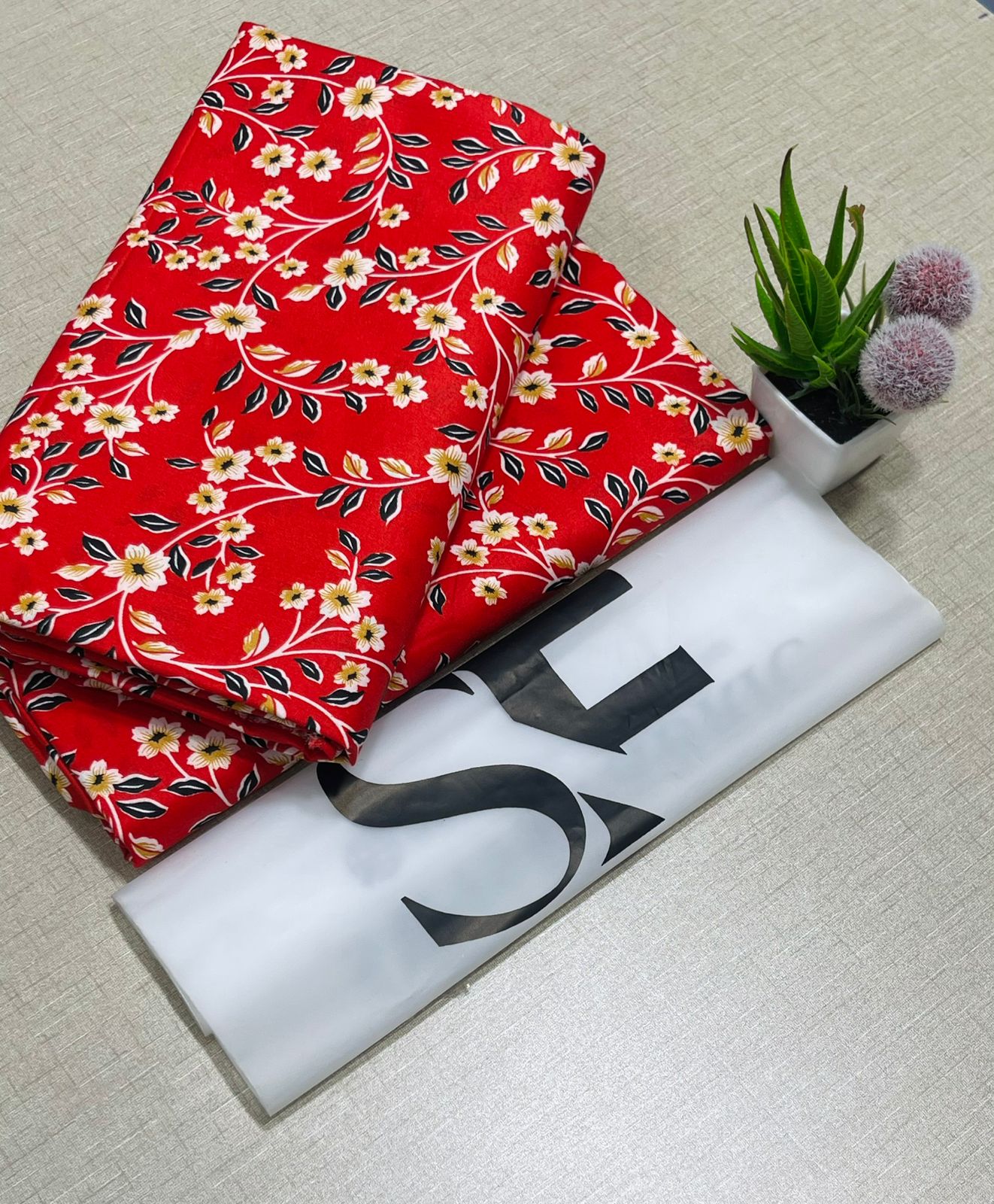 🌸 LAWN FLORAL PRINTS – 2 PCS UNSTITCHED COLLECTION 🌸 LW-125