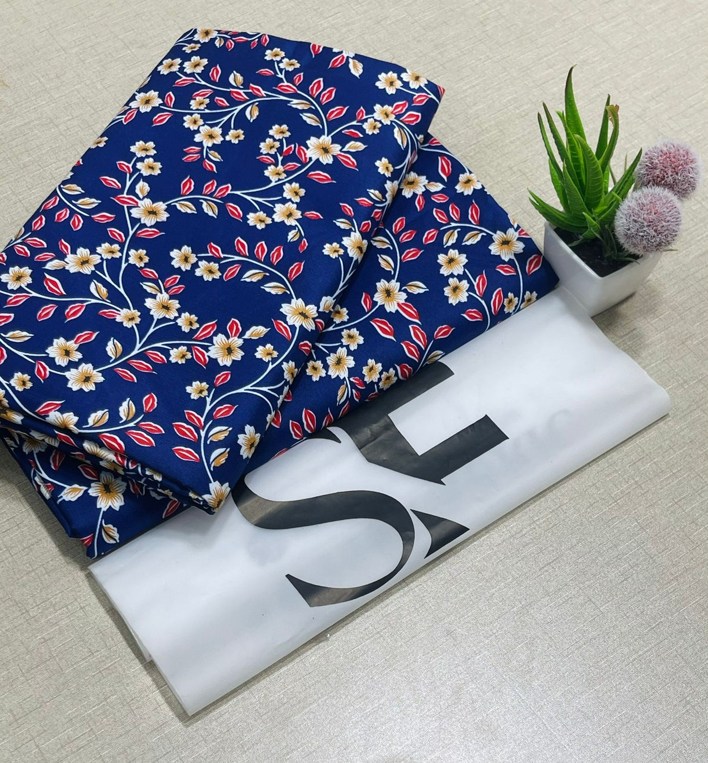 🌸 LAWN FLORAL PRINTS – 2 PCS UNSTITCHED COLLECTION 🌸 LW-126
